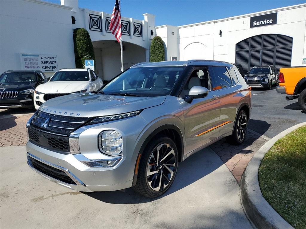 new 2024 Mitsubishi Outlander car, priced at $26,497