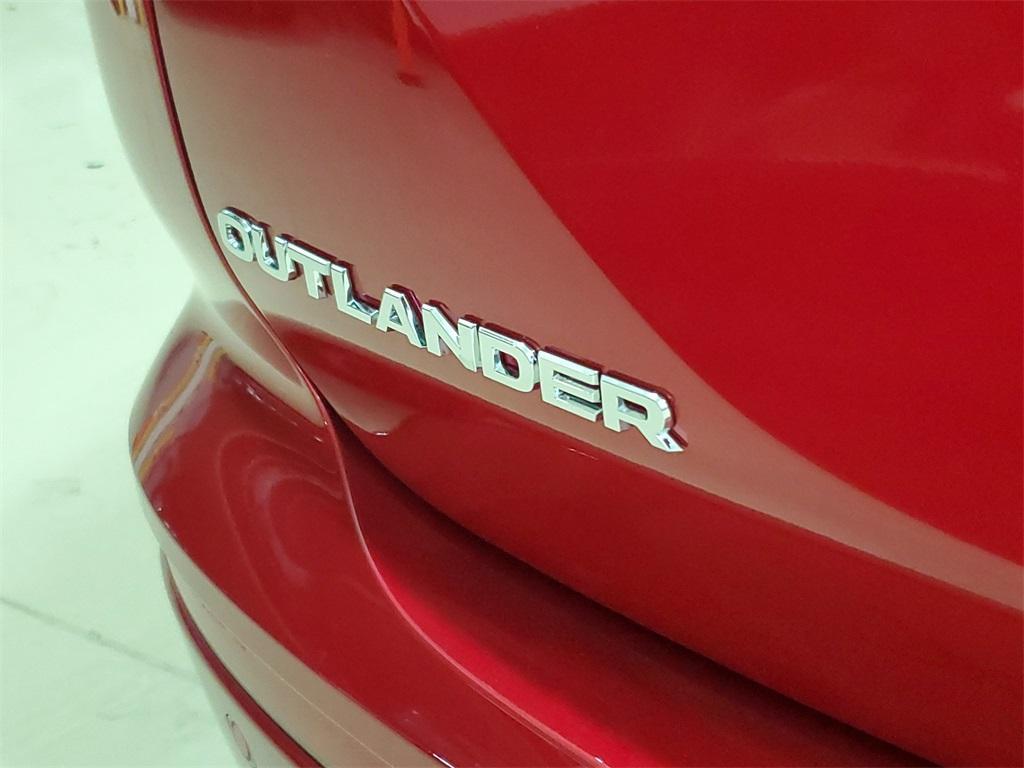 new 2025 Mitsubishi Outlander car, priced at $38,120