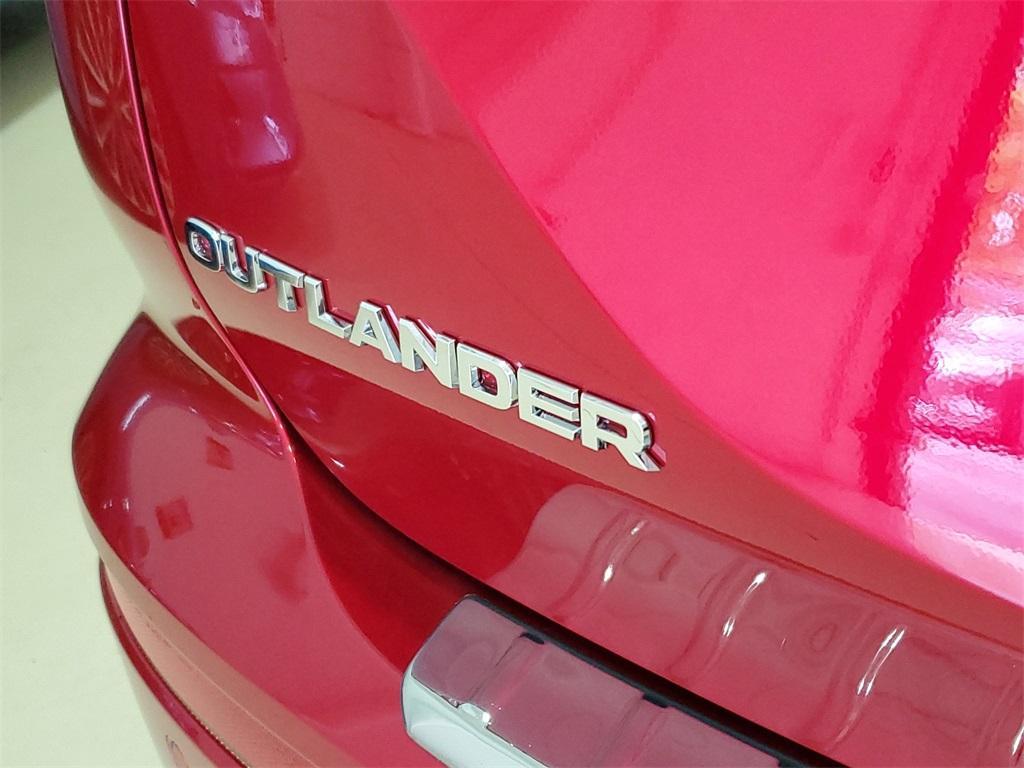 new 2025 Mitsubishi Outlander car, priced at $38,217