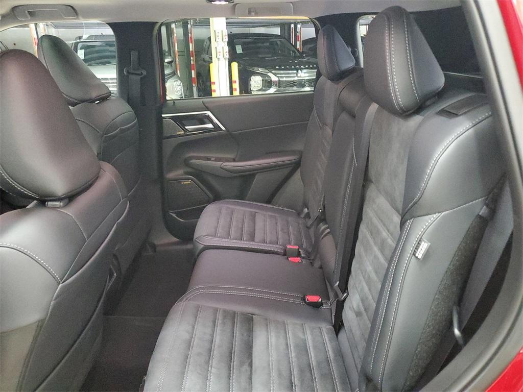 new 2025 Mitsubishi Outlander car, priced at $38,217