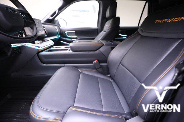 new 2025 Ford Expedition car, priced at $80,381