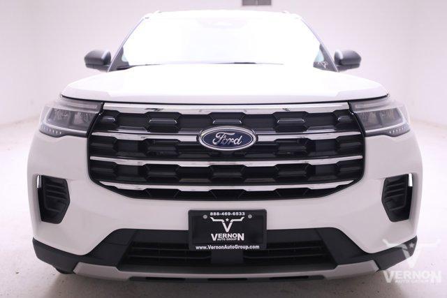 new 2025 Ford Explorer car, priced at $40,771