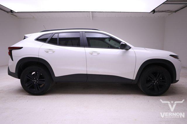 used 2025 Chevrolet Trax car, priced at $23,999