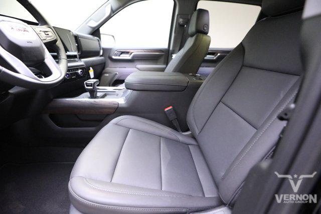 new 2025 GMC Sierra 1500 car, priced at $52,718
