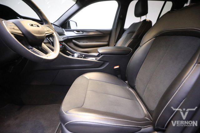 new 2025 Jeep Grand Cherokee car, priced at $37,495