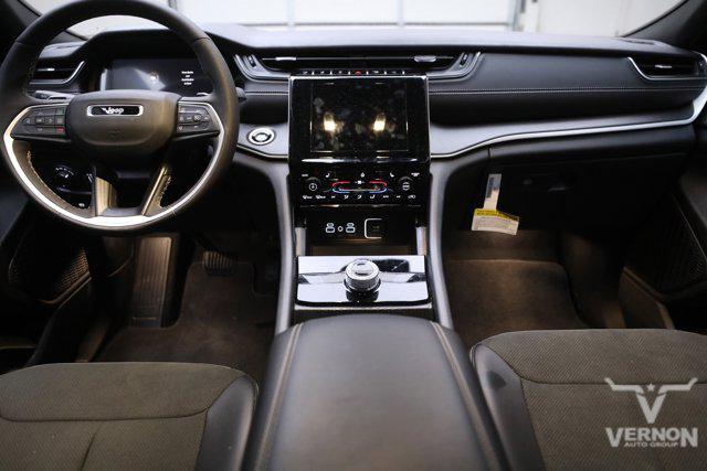 new 2025 Jeep Grand Cherokee car, priced at $37,495