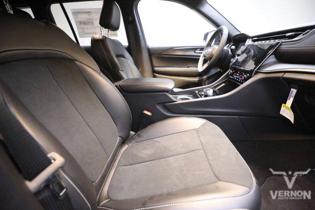 new 2025 Jeep Grand Cherokee car, priced at $37,495