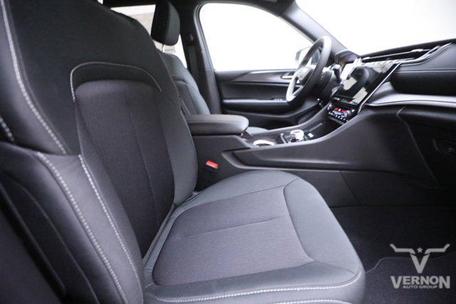 new 2025 Jeep Grand Cherokee car, priced at $35,846