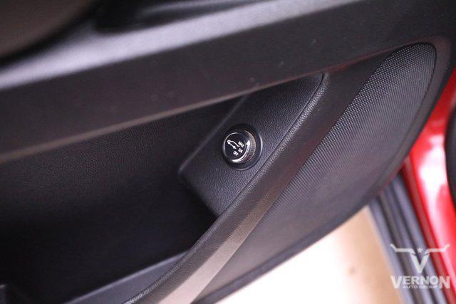 used 2023 Chevrolet Traverse car, priced at $22,998