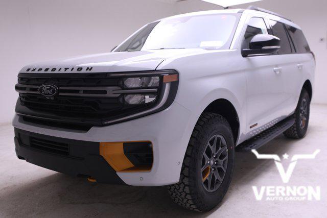 new 2025 Ford Expedition car, priced at $79,874