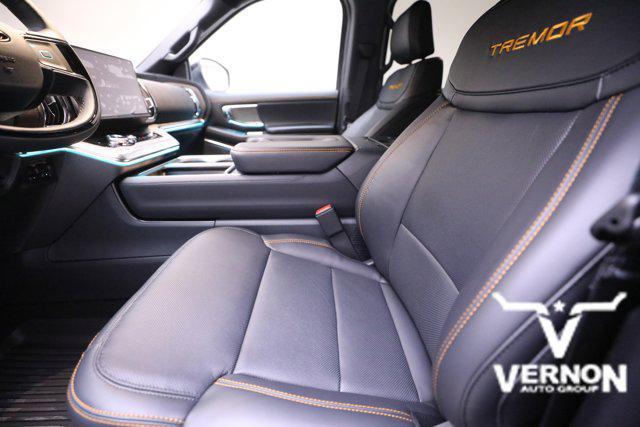 new 2025 Ford Expedition car, priced at $80,881
