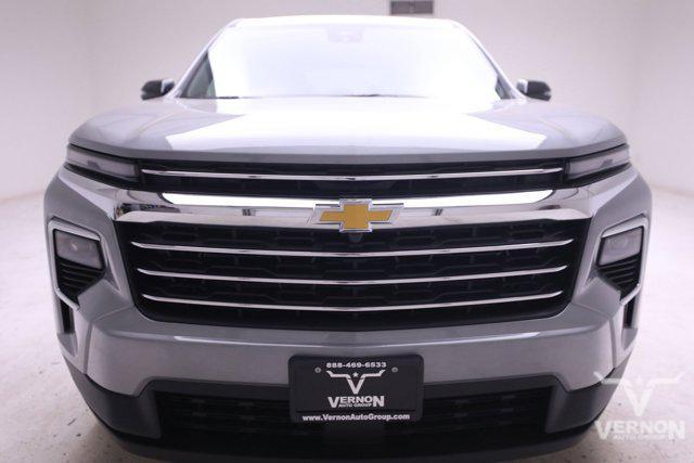 new 2026 Chevrolet Traverse car, priced at $37,996