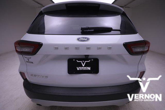 new 2025 Ford Escape car, priced at $26,718