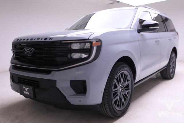 new 2025 Ford Expedition car, priced at $80,707