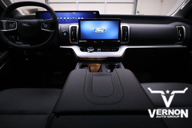new 2025 Ford Expedition car, priced at $67,427