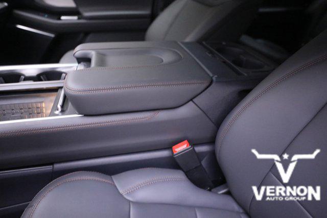 new 2025 Ford Expedition car, priced at $67,427