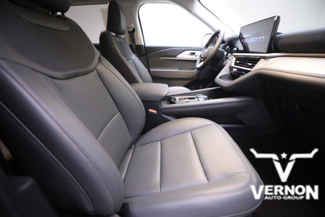 new 2025 Ford Explorer car, priced at $40,730