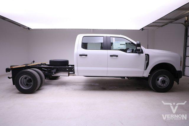 new 2025 Ford F-350 car, priced at $57,014