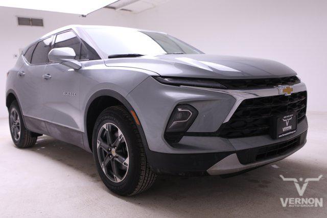 new 2025 Chevrolet Blazer car, priced at $31,996