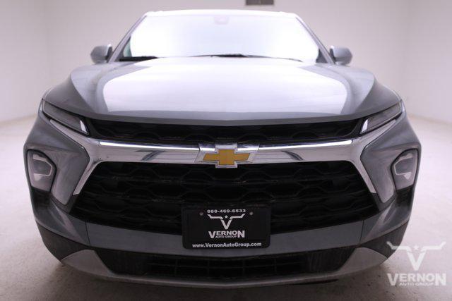 new 2025 Chevrolet Blazer car, priced at $31,996