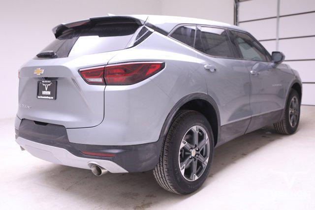 new 2025 Chevrolet Blazer car, priced at $31,996
