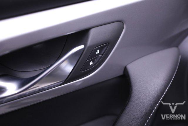 new 2025 Chevrolet Blazer car, priced at $31,996