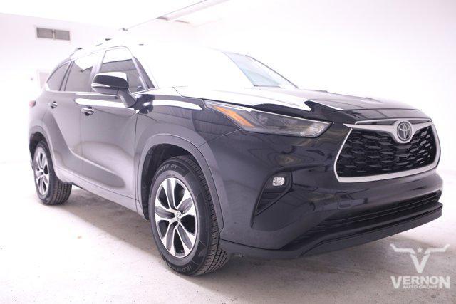used 2023 Toyota Highlander car, priced at $32,797