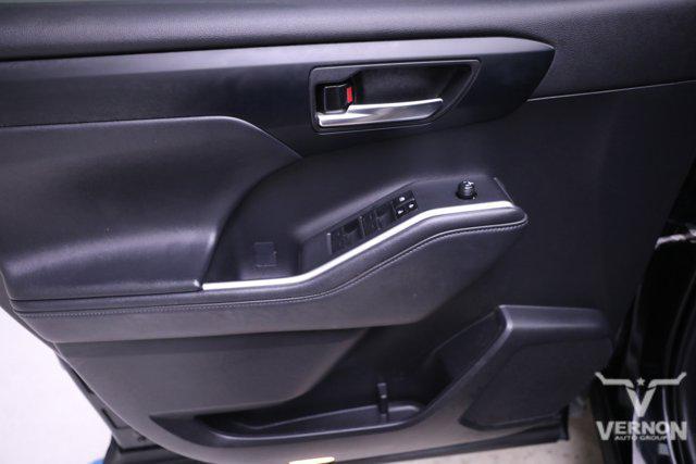 used 2023 Toyota Highlander car, priced at $32,797