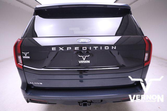 new 2025 Ford Expedition car, priced at $69,412
