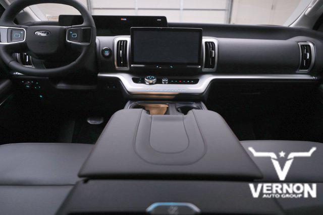 new 2025 Ford Expedition car, priced at $69,412