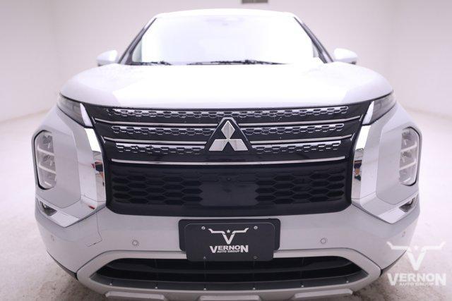 used 2024 Mitsubishi Outlander car, priced at $25,798