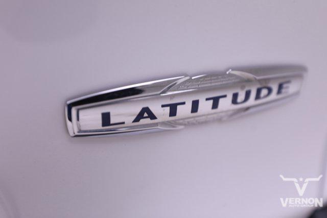 used 2021 Jeep Cherokee car, priced at $15,899