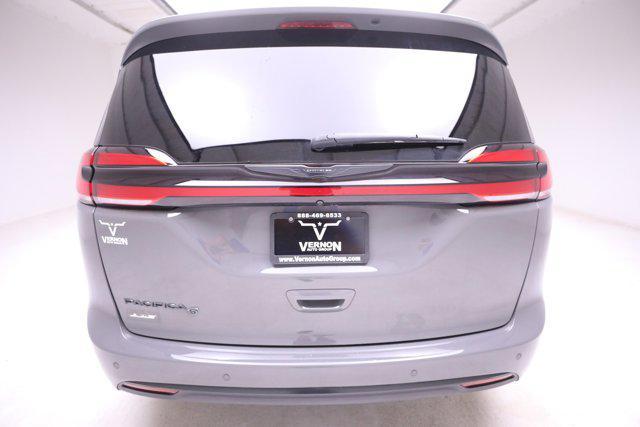 used 2021 Chrysler Pacifica car, priced at $25,999