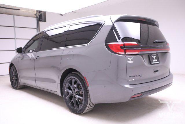 used 2021 Chrysler Pacifica car, priced at $25,999