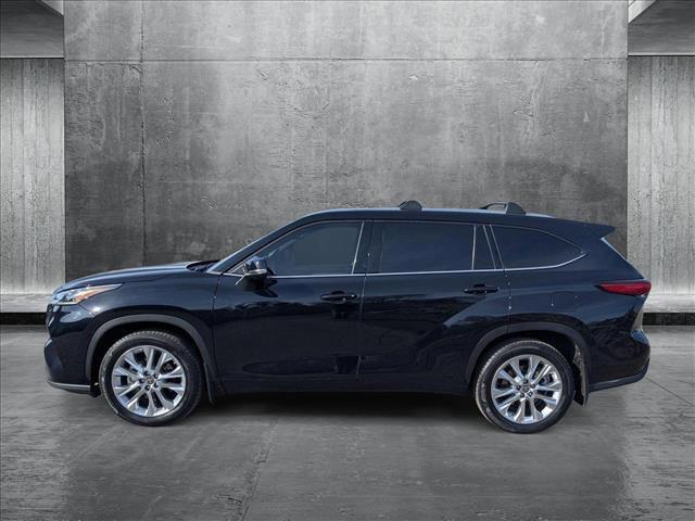 used 2022 Toyota Highlander car, priced at $34,997