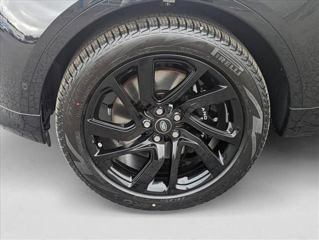 new 2024 Land Rover Discovery car, priced at $88,008