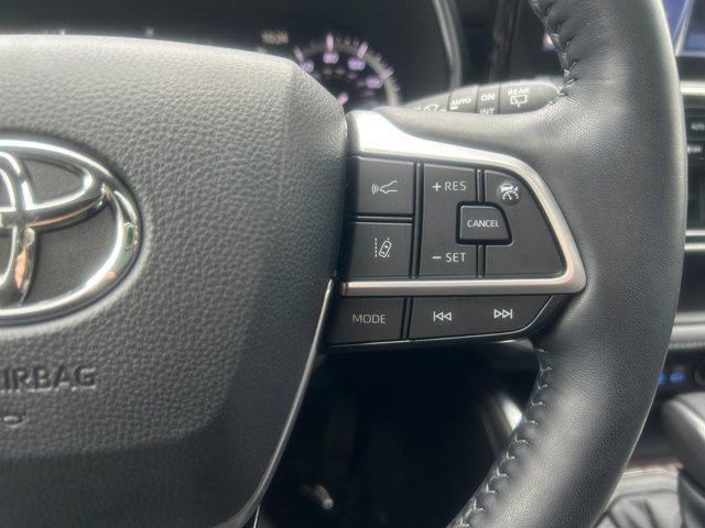 used 2022 Toyota Highlander car, priced at $45,999