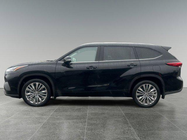 used 2022 Toyota Highlander car, priced at $45,999