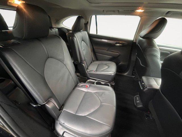 used 2022 Toyota Highlander car, priced at $45,999