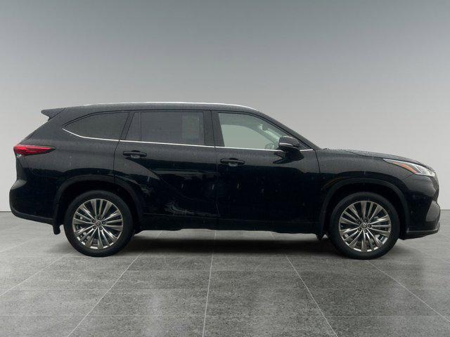 used 2022 Toyota Highlander car, priced at $45,999