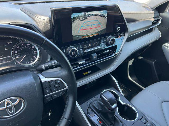 used 2023 Toyota Highlander car, priced at $45,999