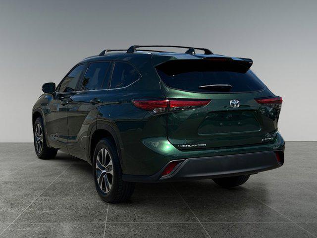 used 2023 Toyota Highlander car, priced at $45,999