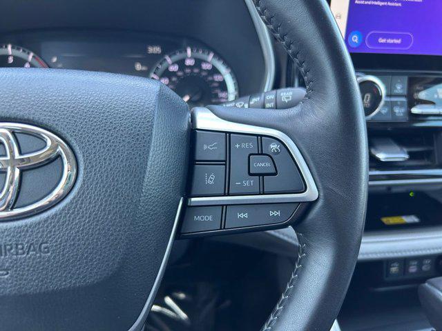 used 2023 Toyota Highlander car, priced at $45,999