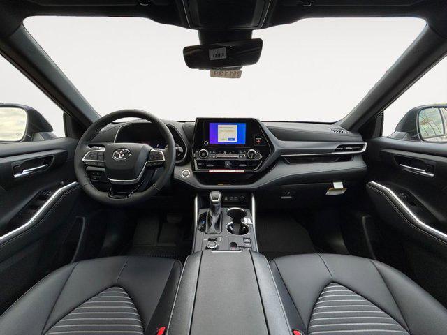 new 2025 Toyota Highlander car, priced at $49,733