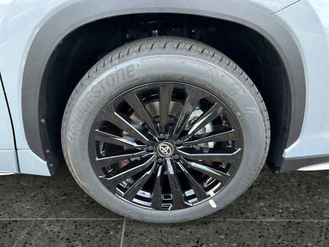 new 2025 Toyota Highlander car, priced at $49,733