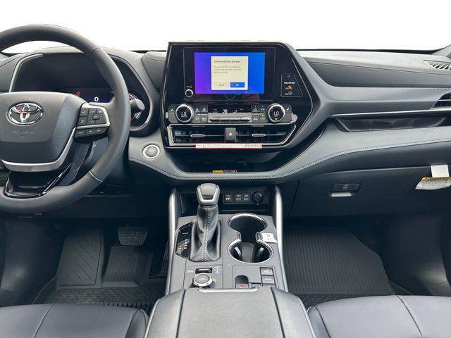 new 2025 Toyota Highlander car, priced at $49,733