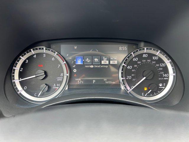 used 2023 Toyota Highlander car, priced at $46,999