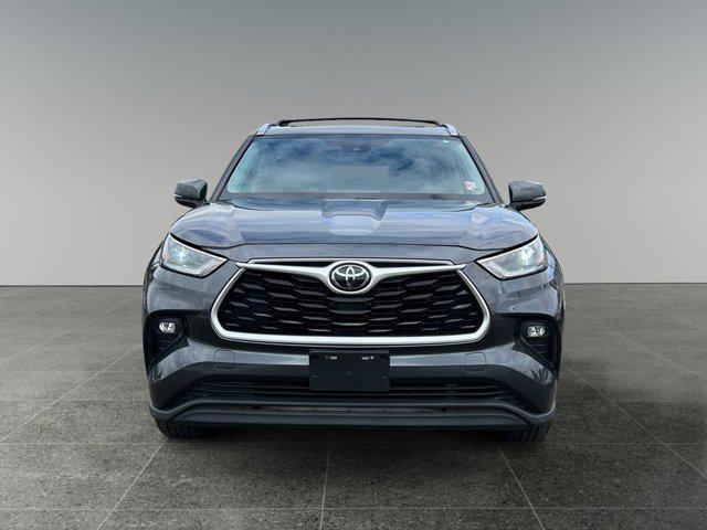 used 2021 Toyota Highlander car, priced at $36,527