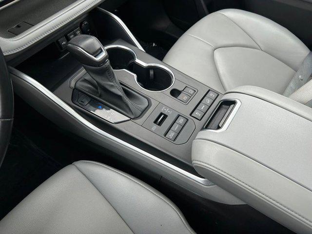 used 2021 Toyota Highlander car, priced at $36,527