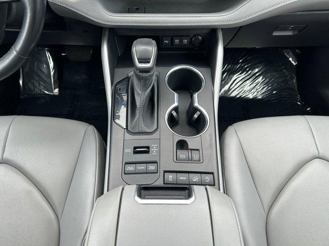 used 2021 Toyota Highlander car, priced at $36,527